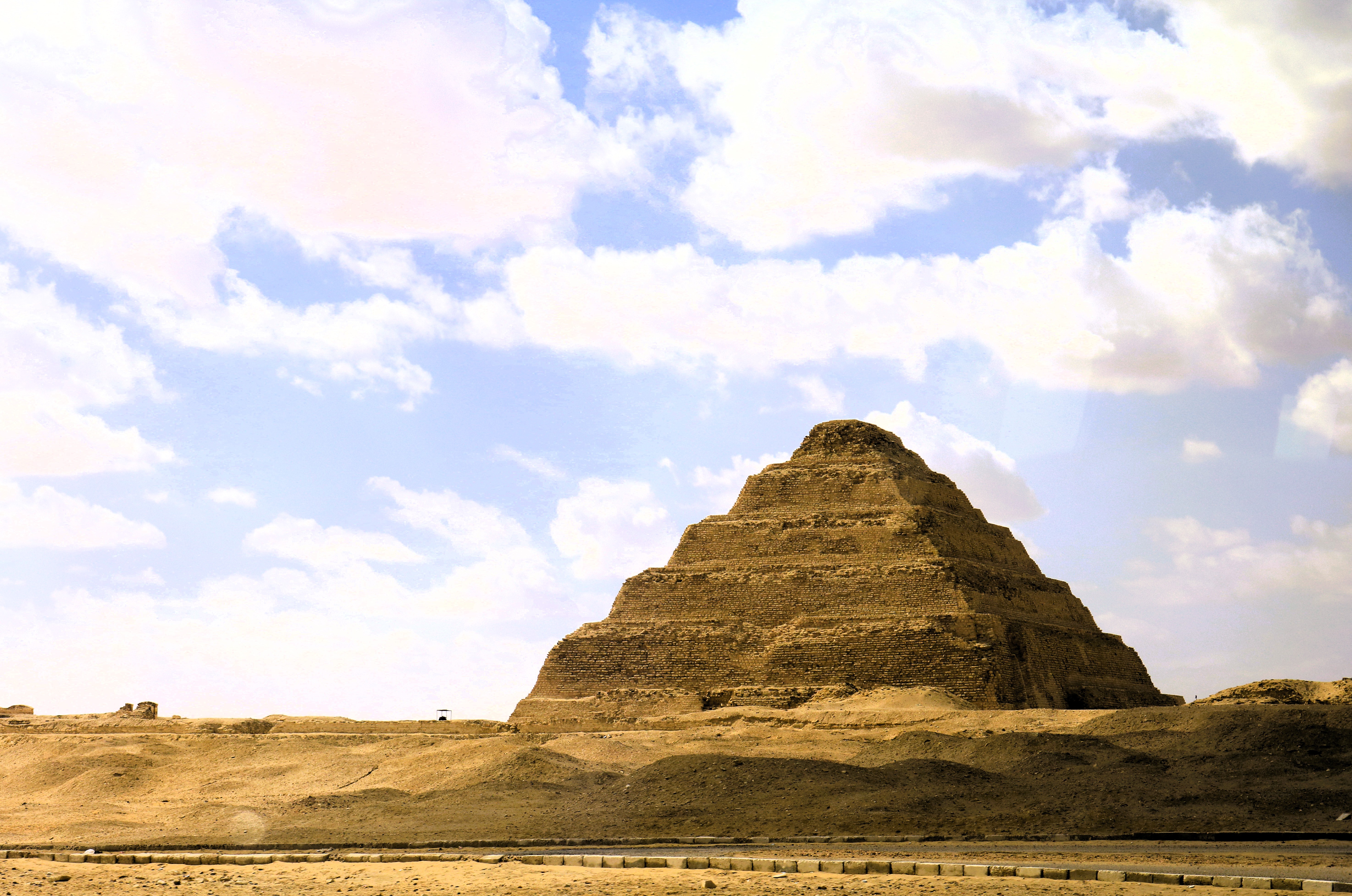 Las dos caras de las pirámides que cambiaron el Más Allá del Antiguo Egipto