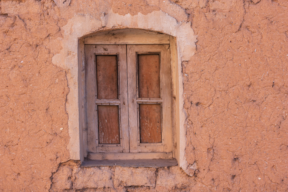 El silencio de los pueblos, la demonizaci贸n del pasado y el olvido programado de nuestros antepasados